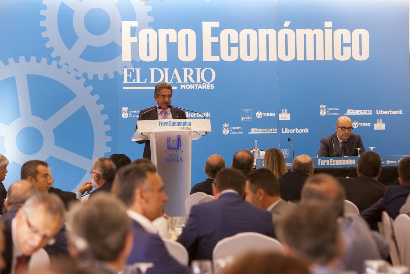 Asistentes a la intervención de Revilla en el Foro Económico (Galería I)