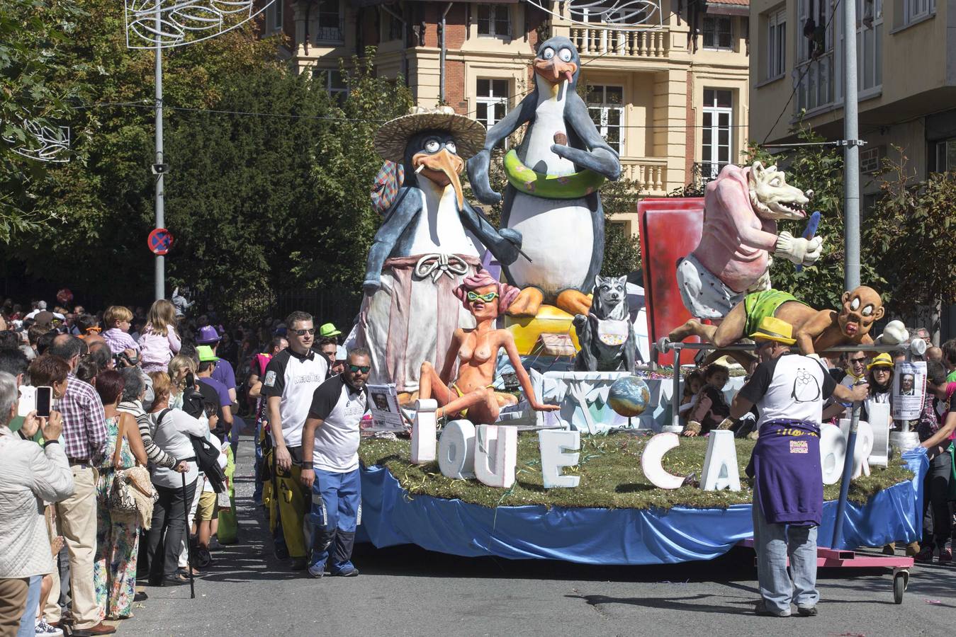 Las carrozas toman las calles