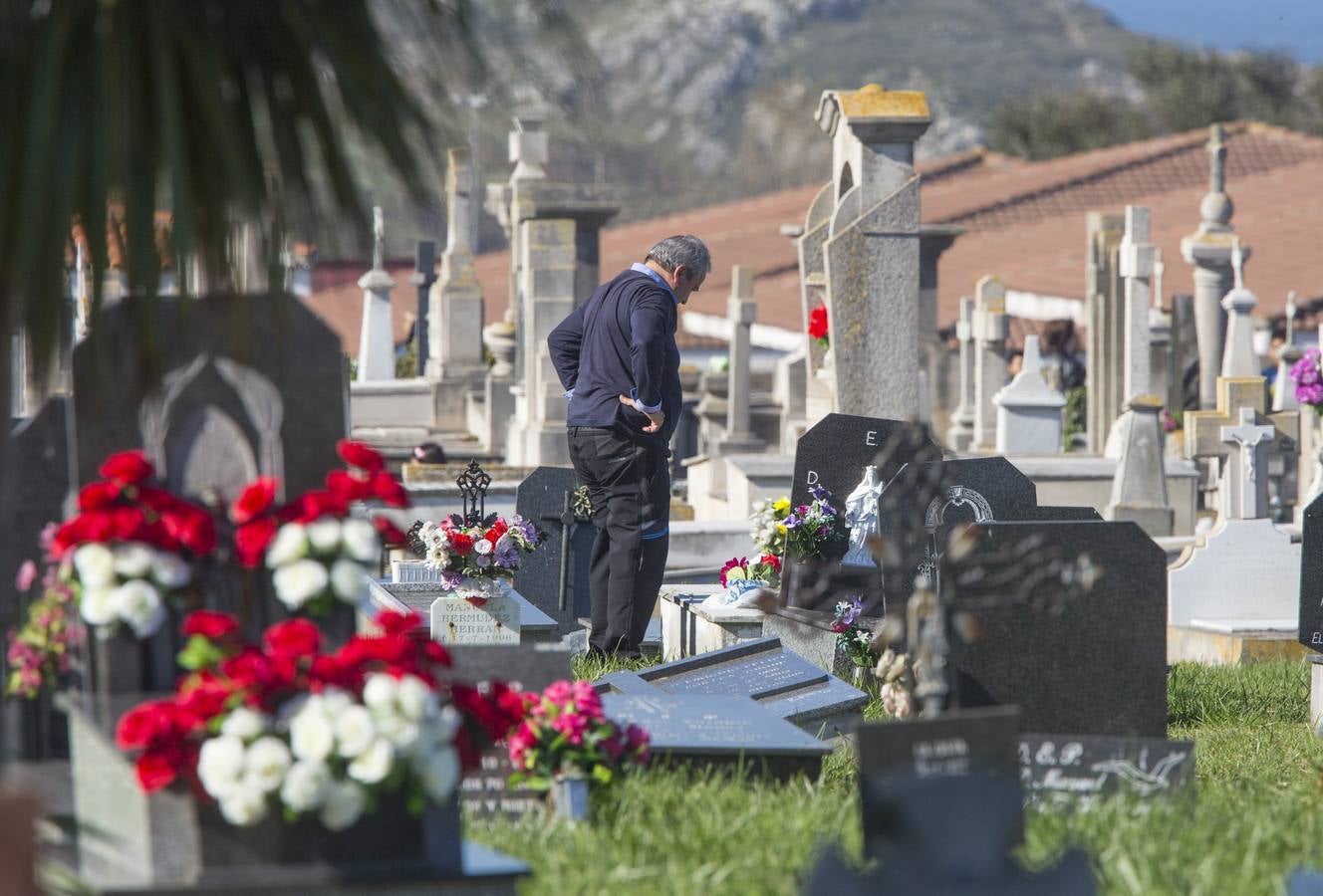 Los colores de la fila de nichos