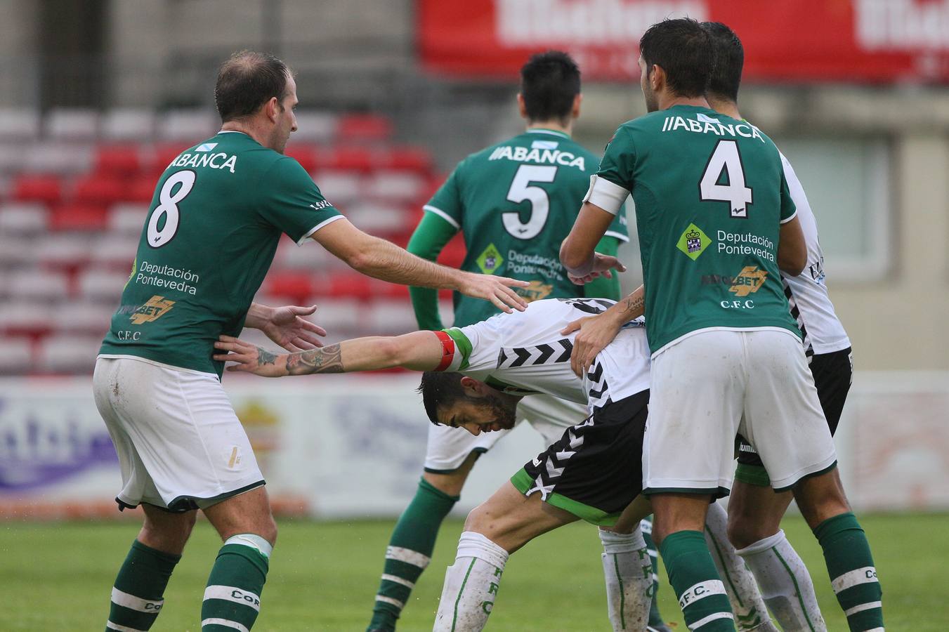 El Coruxo se impone al Racing