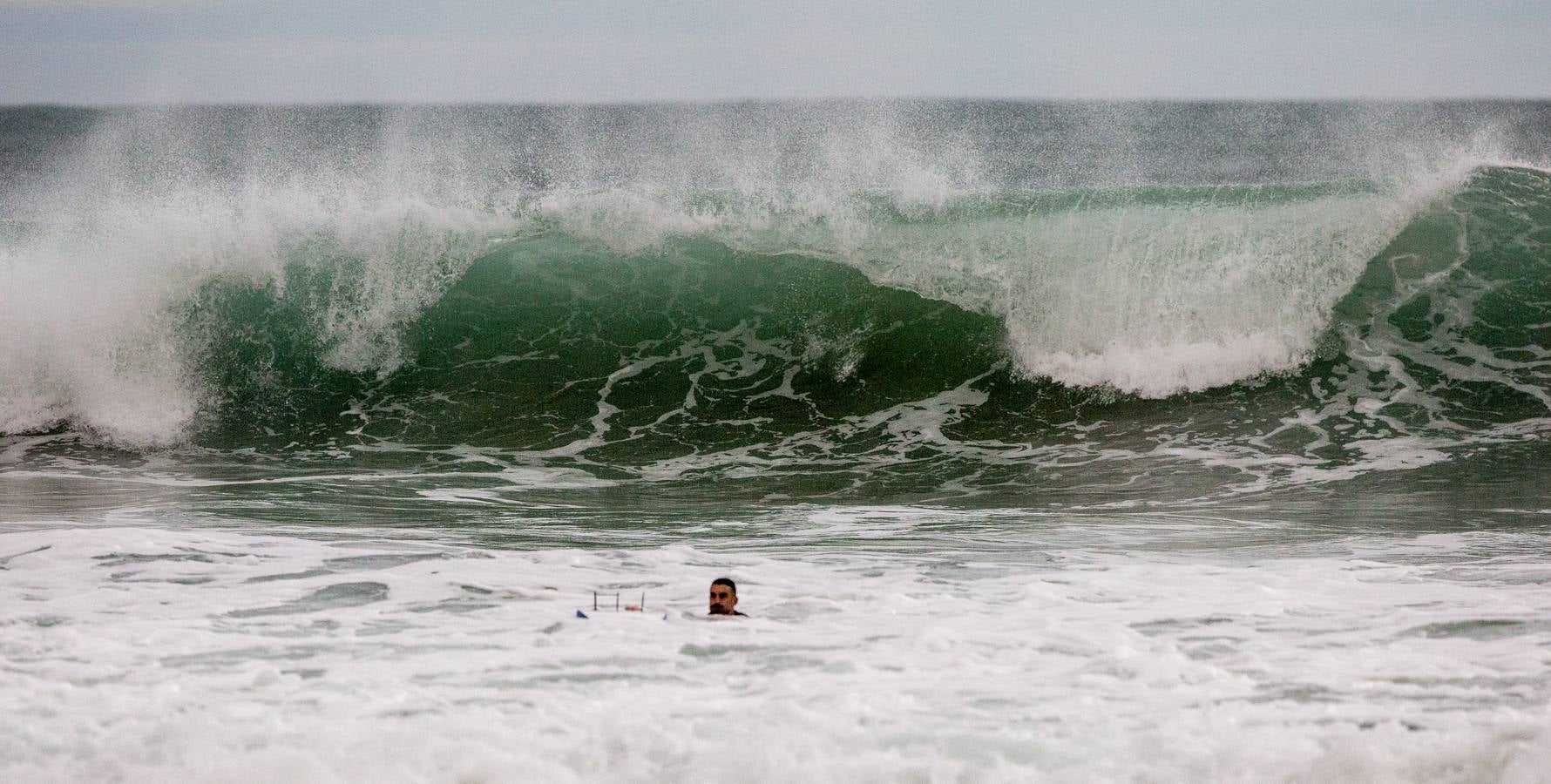 Cantabria, en alerta amarilla por olas y viento