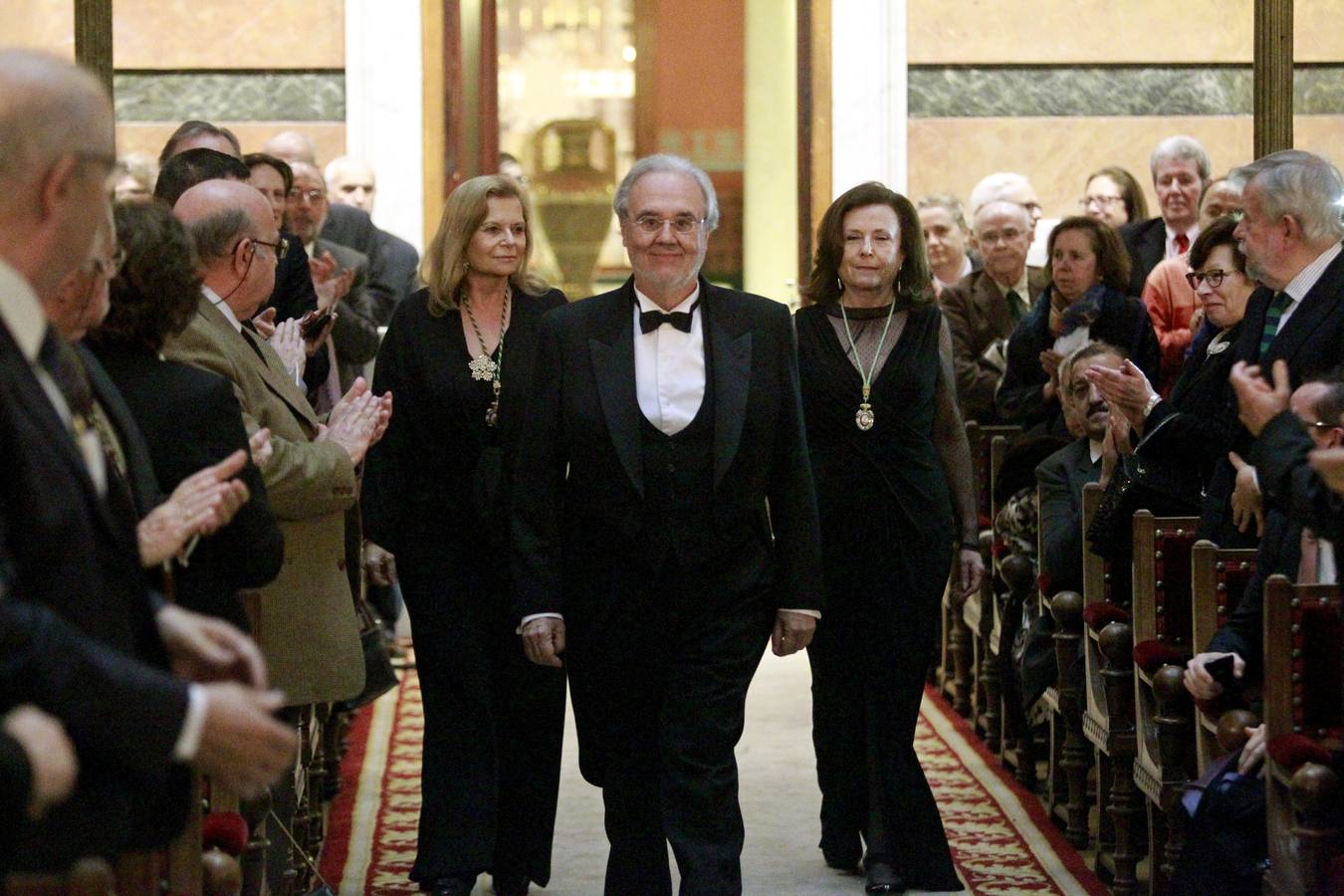 Gutiérrez Aragón ingresa en la RAE