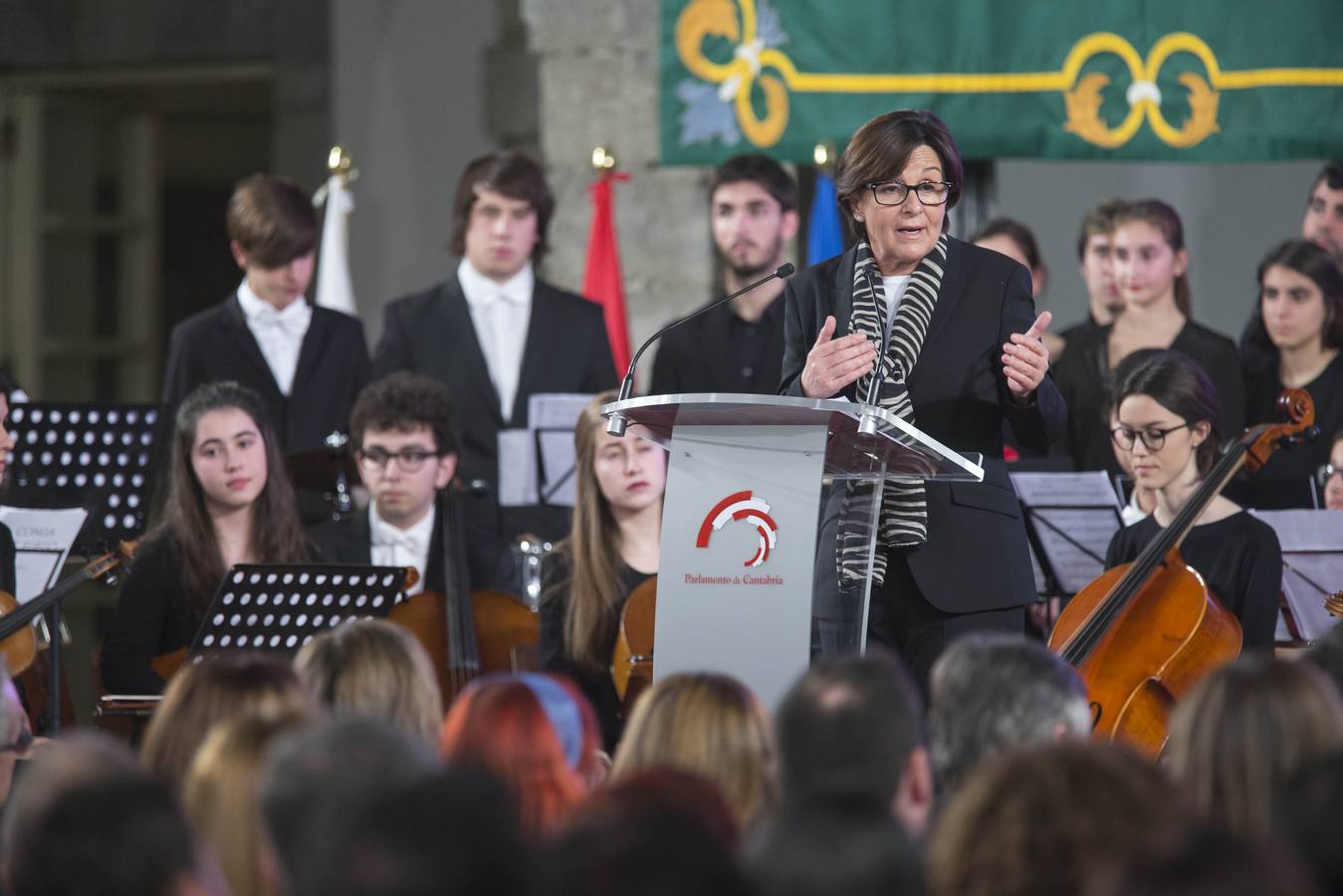 El Parlamento celebra el 34 aniversario del Estatuto de Cantabria