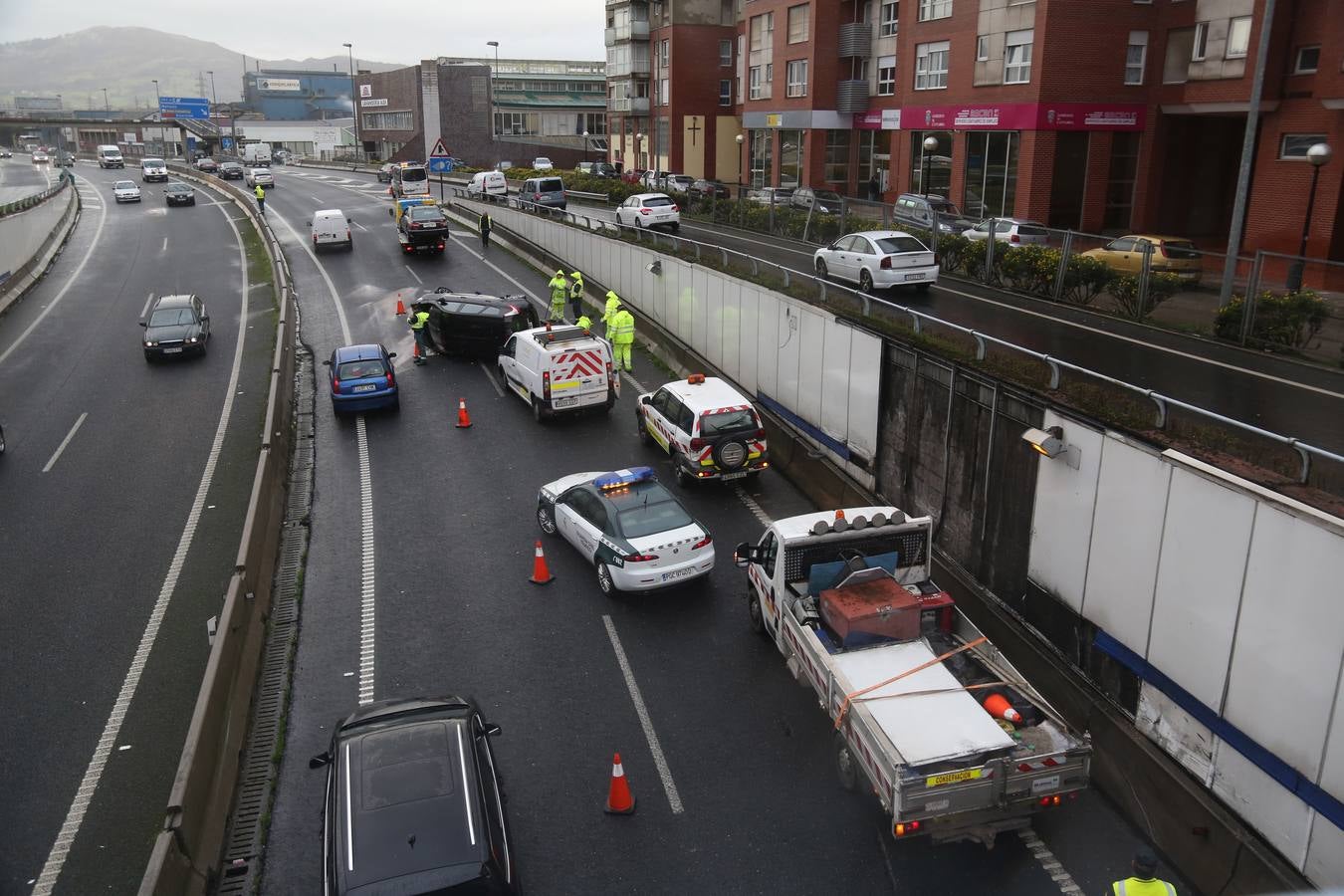 Aparatoso accidente en Maliaño