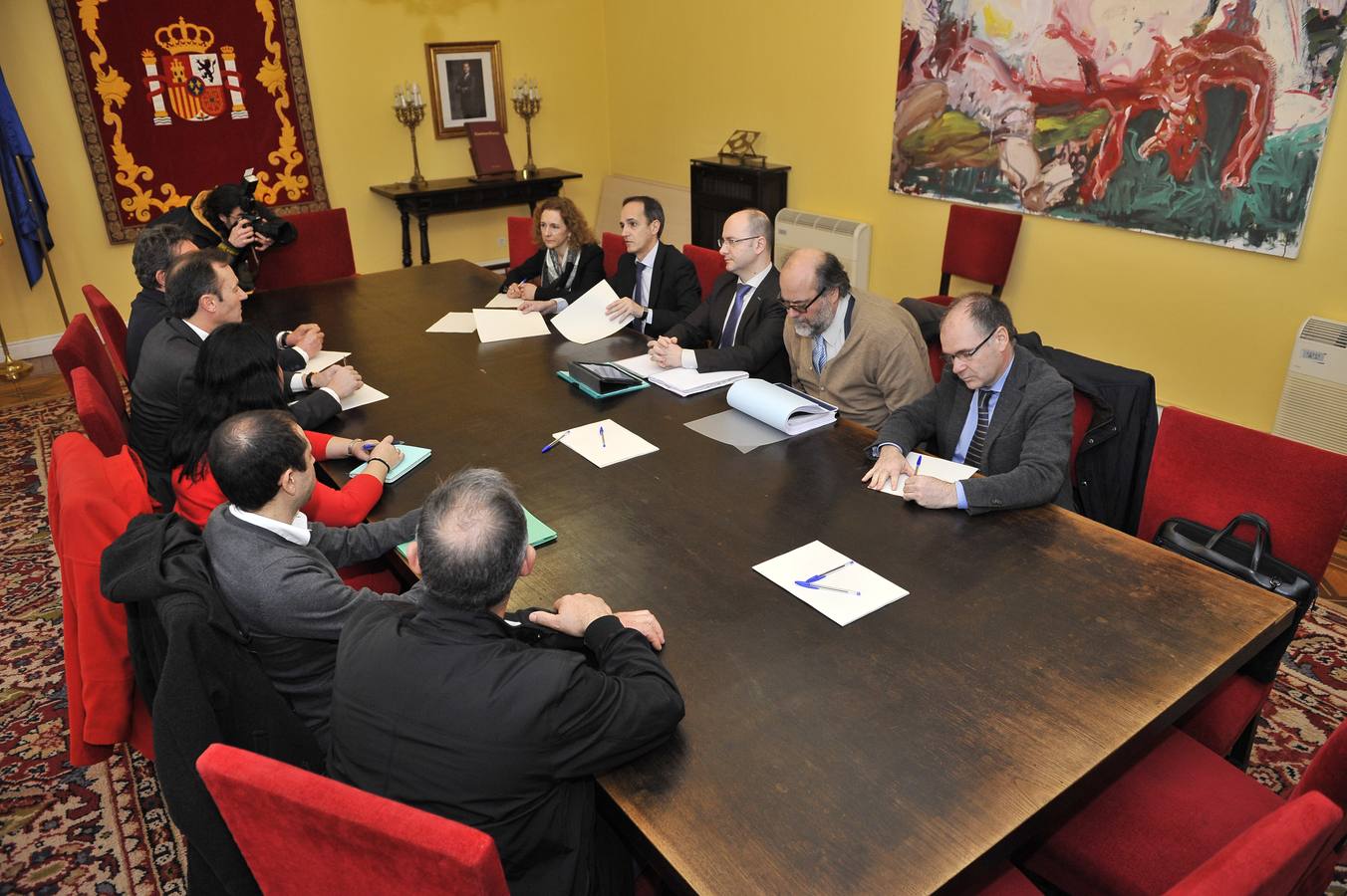 Reunión para suprimir los pasos a nivel en Casar de Periedo