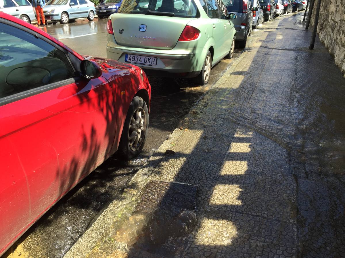 Fuga de agua en Santa Teresa