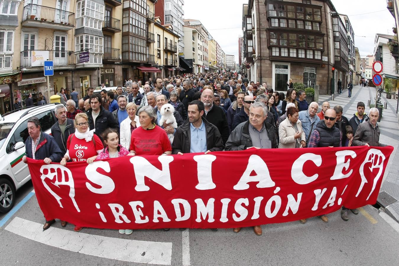 Los trabajadores de Sniace vuelven a tomar las calles
