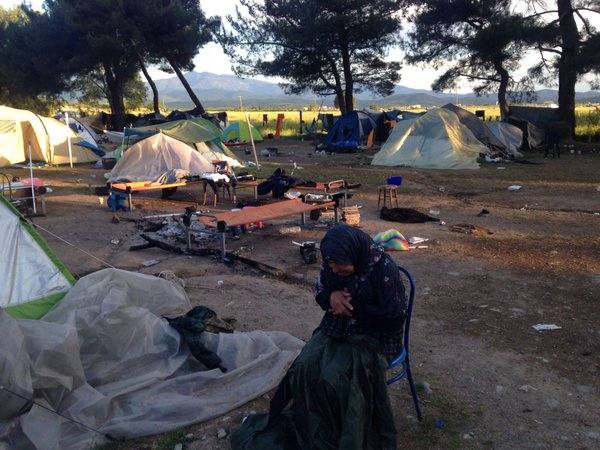 La Policía griega continúa el desalojo del campamento de refugiados de Idomeni