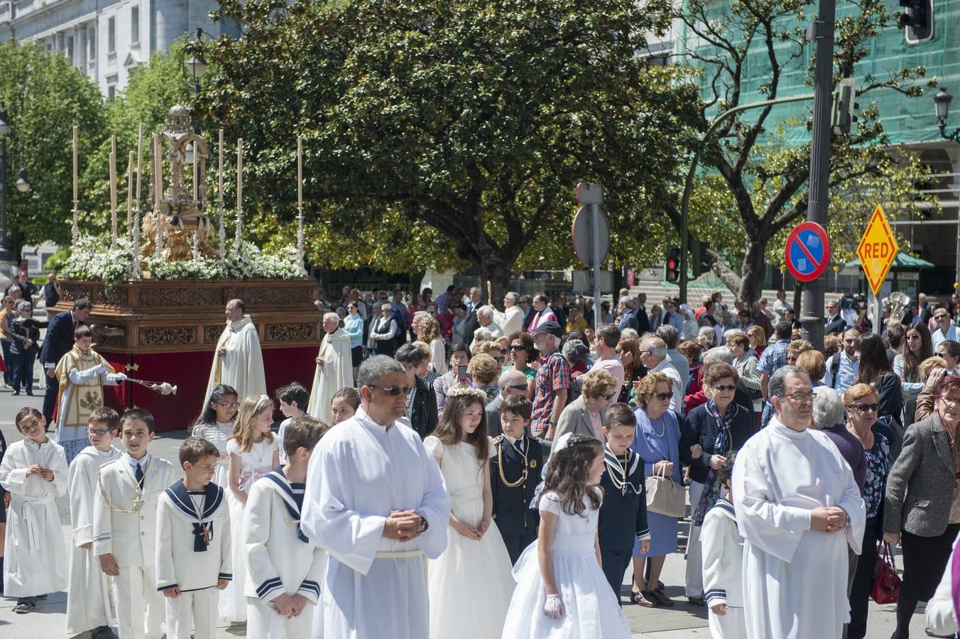 Brillante procesión del Corpus Christi