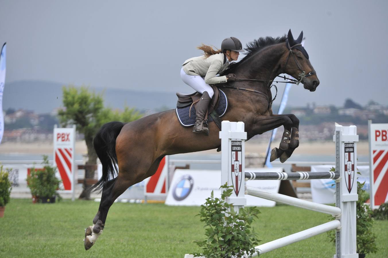 Concurso de saltos de hípica en La Magdalena