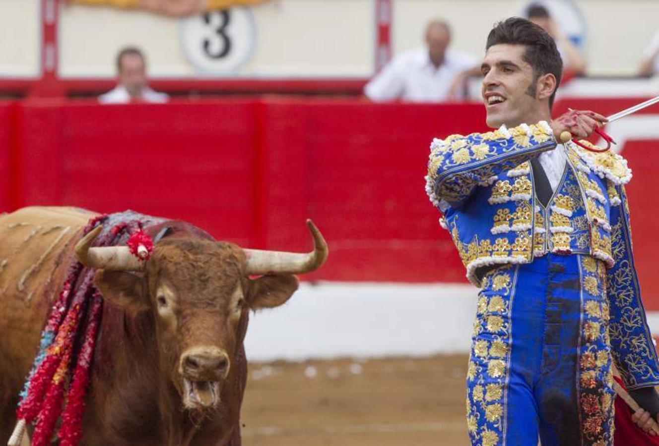 Ginés Marín abre la puerta grande de Cuatro Caminos