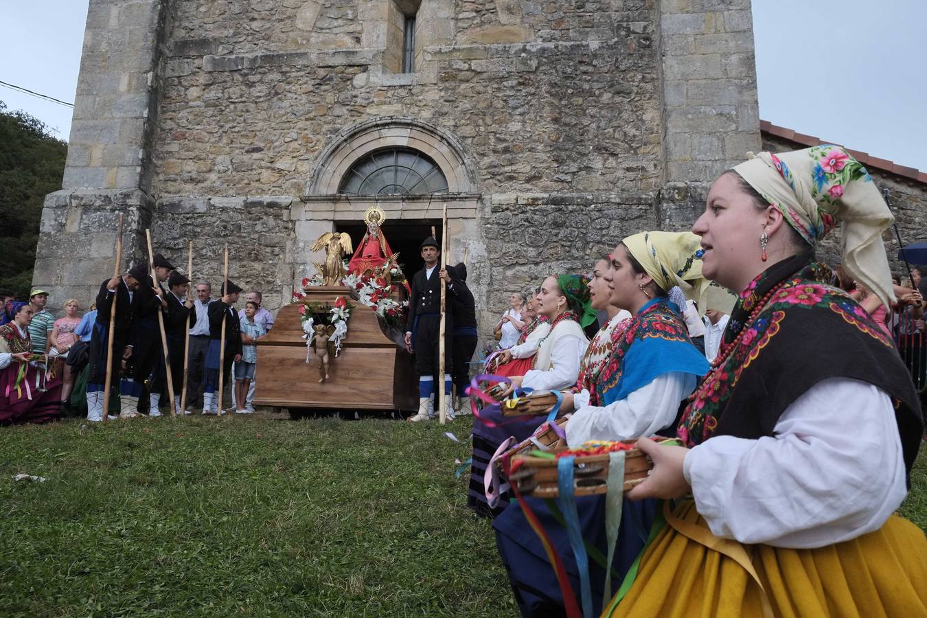 Los pasiegos honran a su Virgen