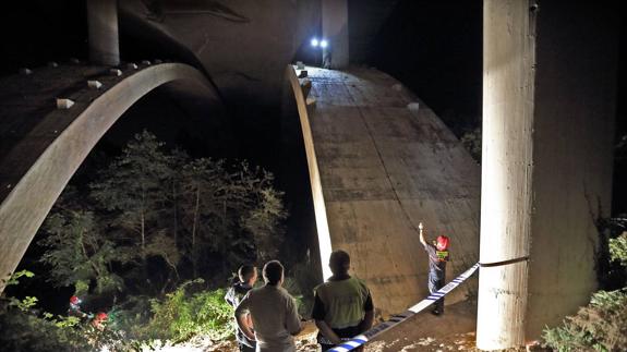 El juez ve un posible homicidio en el caso de la holandesa que murió haciendo 'puenting'