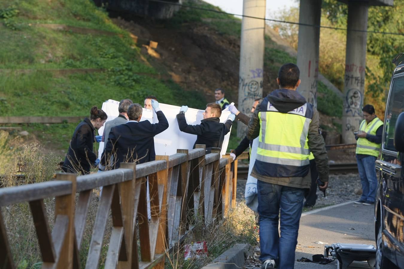 Un vecino de Torrelavega de 35 años muere arrollado por el tren en Torres