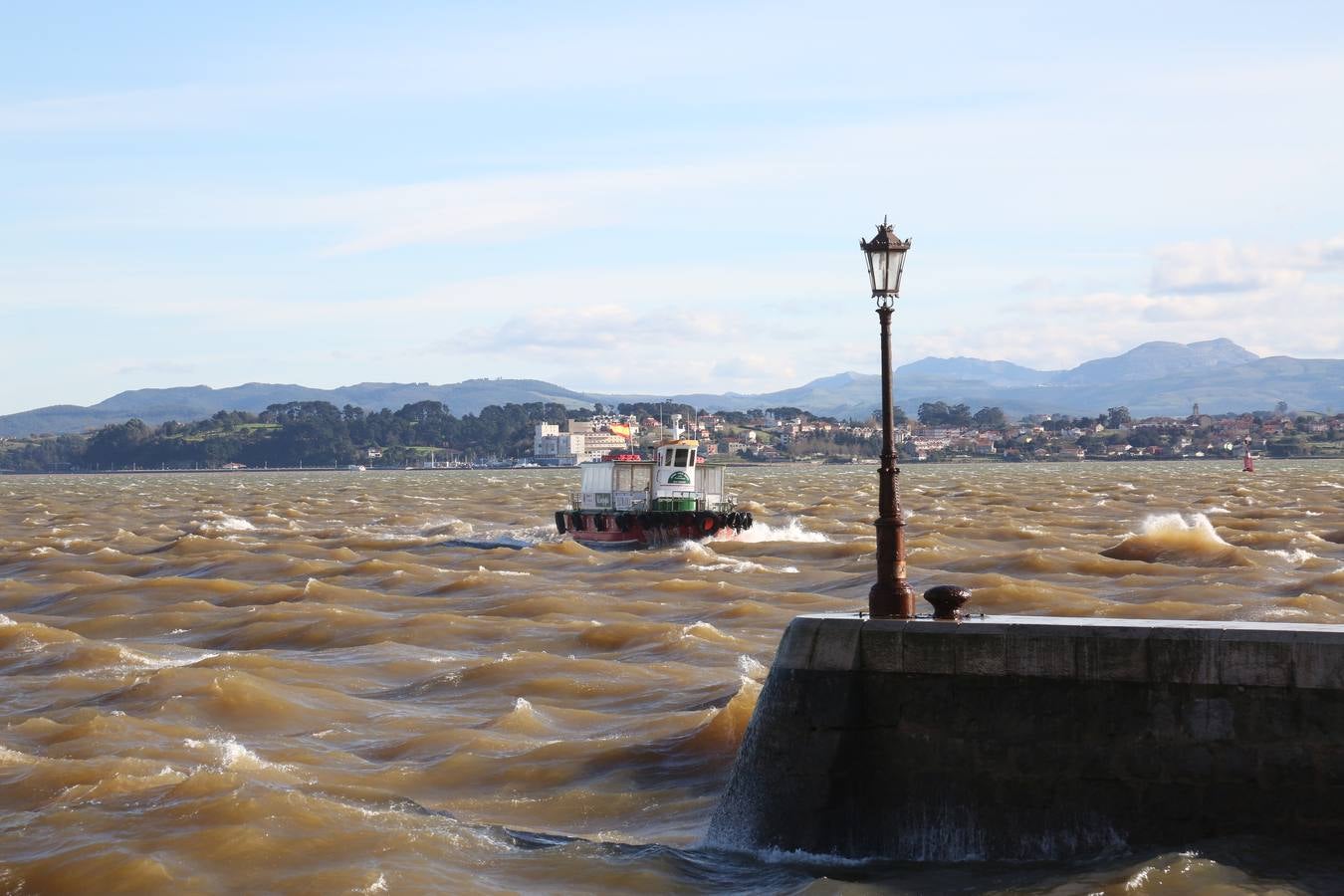 El viento Sur azota la bahía