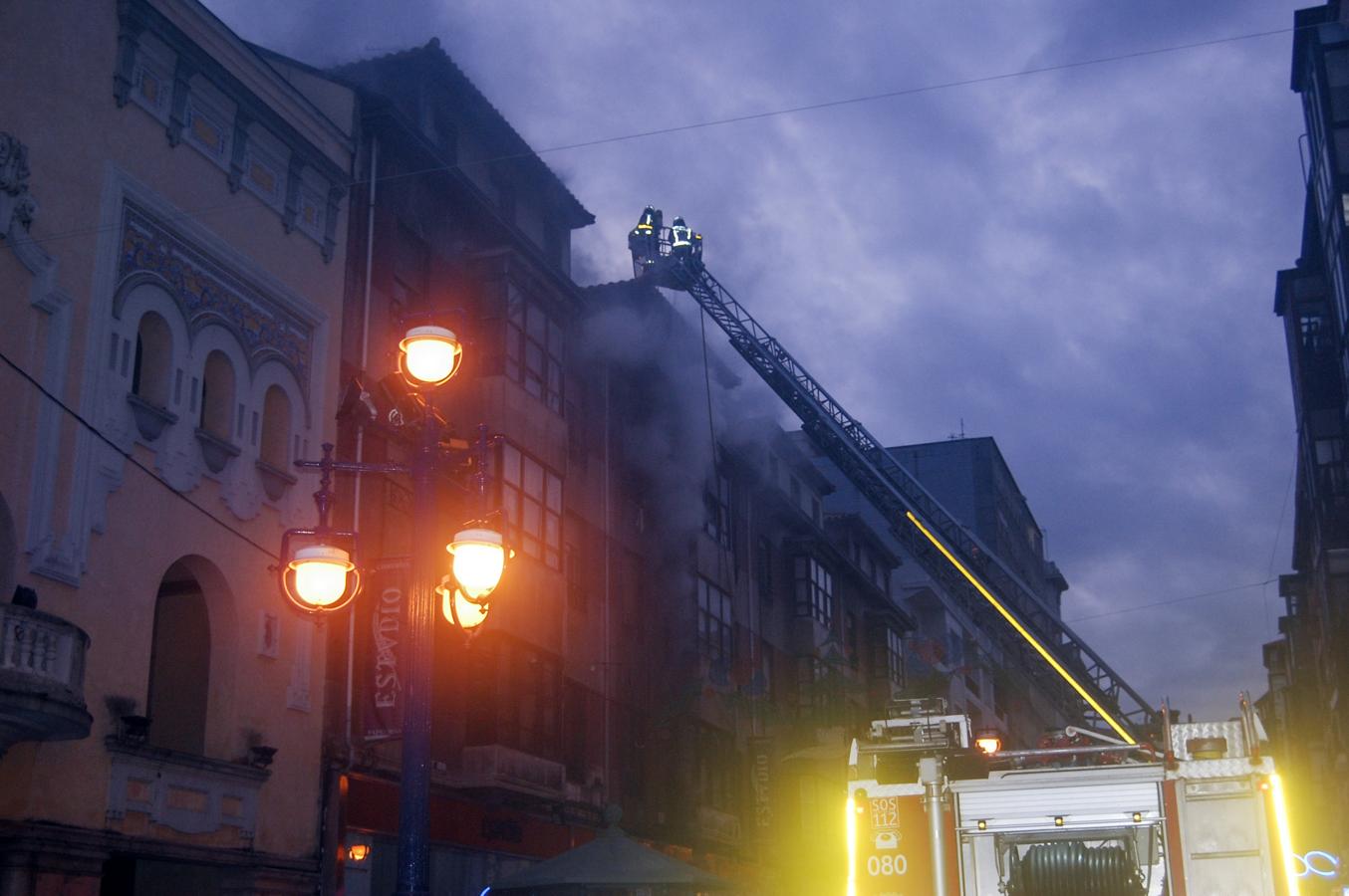 Incendio en una vivienda de la calle Burgos