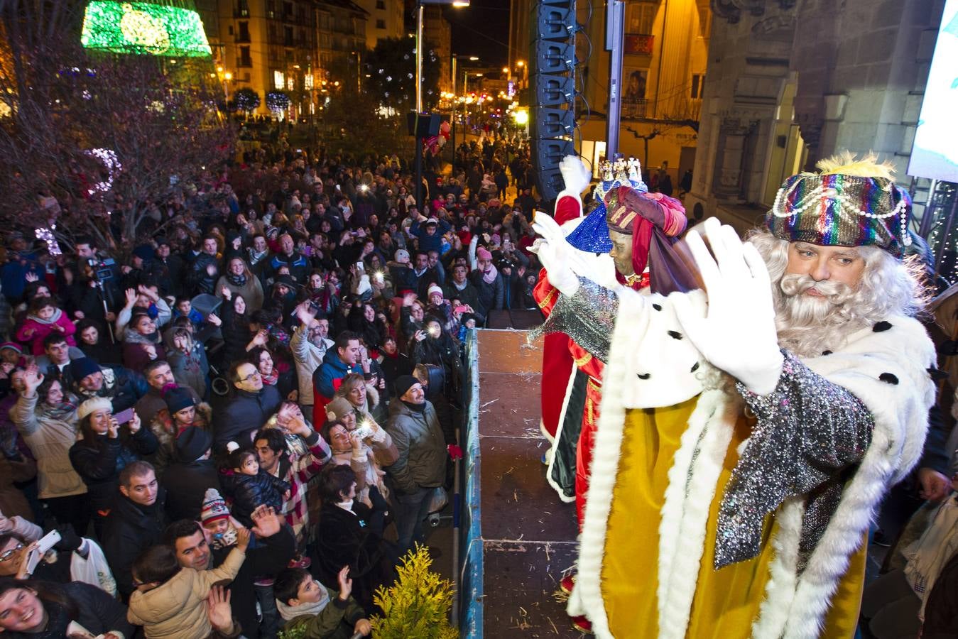 Los Reyes Magos visitan Santander y Torrelavega