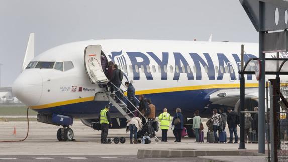 Trabajadores de Ryanair amenazan con hacer huelga en Semana Santa