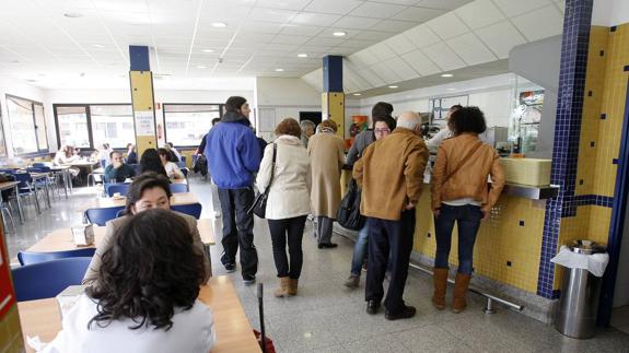 El Orecla no logra evitar la huelga indefinida en la cocina y la cafetería de Sierrallana