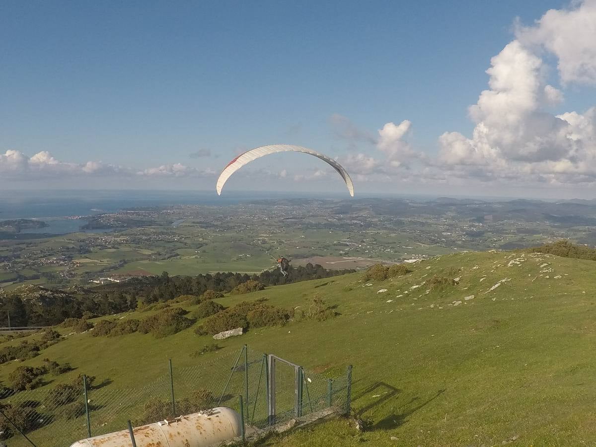 Sobrevolando la bahía de Santander