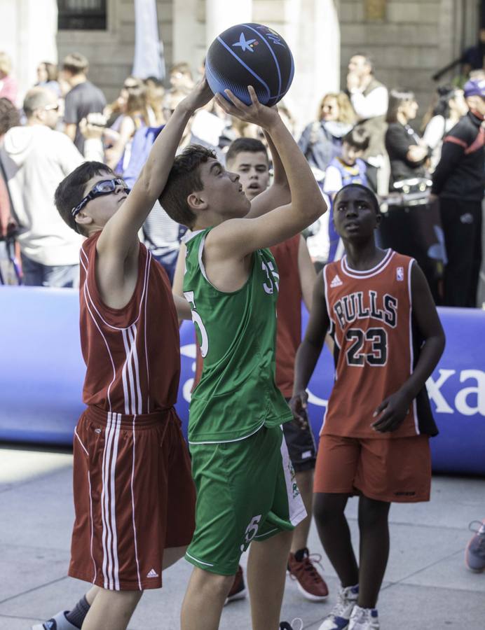 Fernando Romay, en el Circuito Plaza 3x3 CaixaBank de baloncesto en la Plaza Porticada