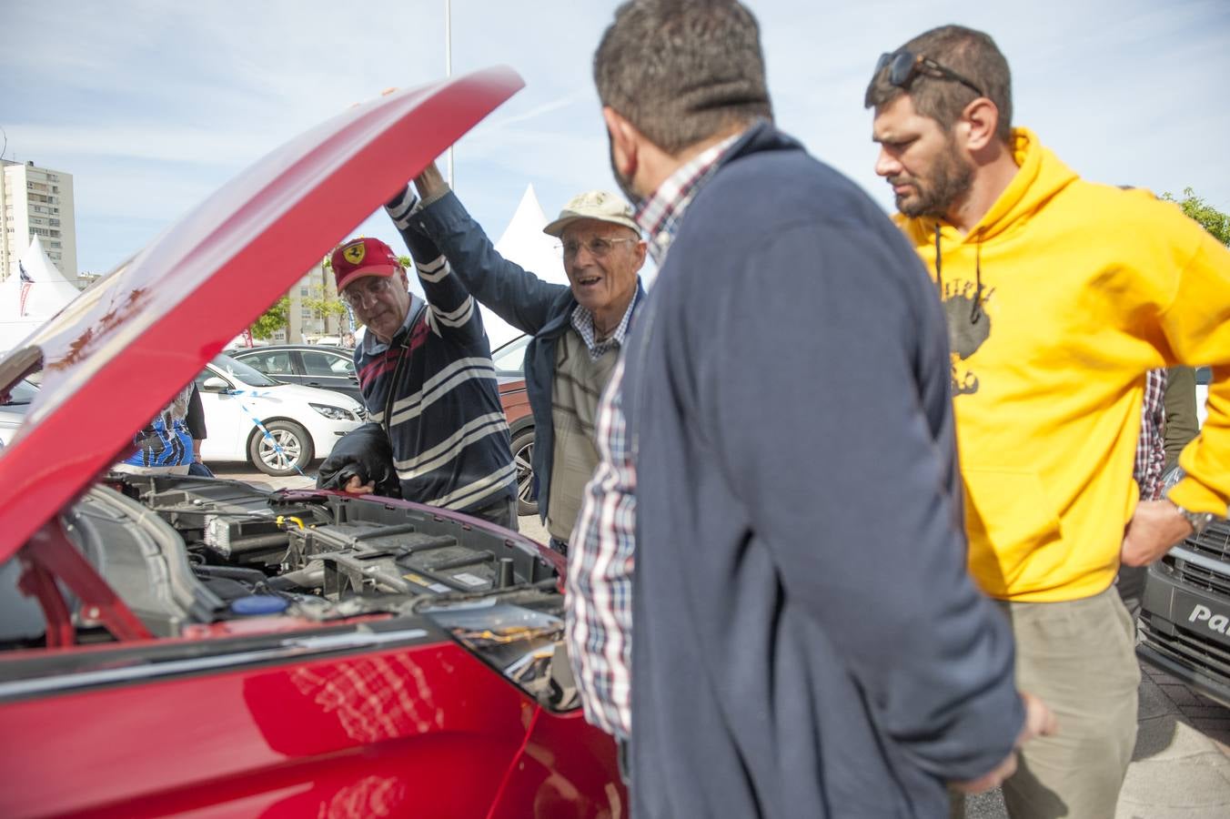 Los concesionarios cántabros aprecian un "repunte" en el sector automovilístico