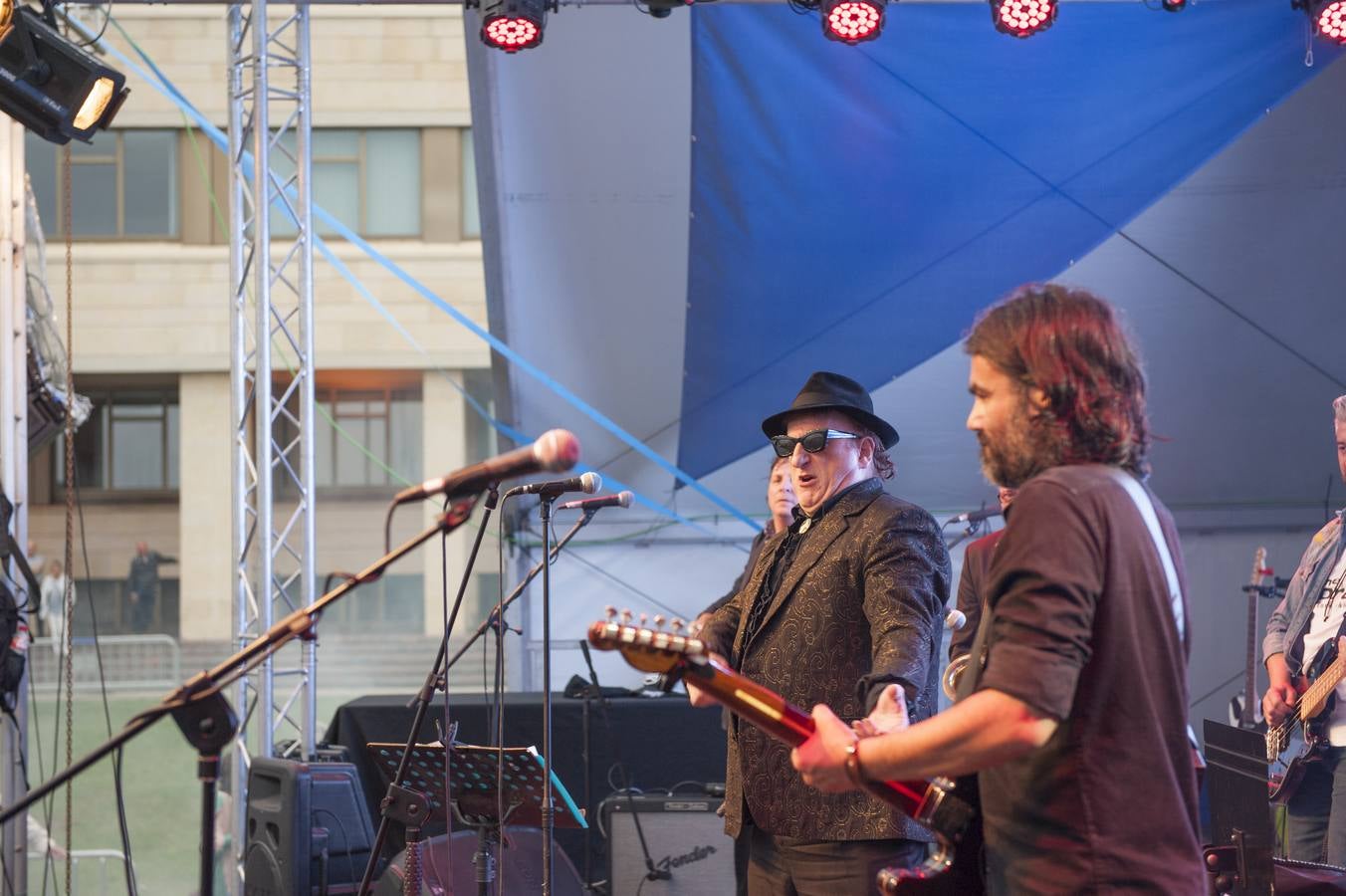 The Gordini y Gurruchaga despiden con su música la Copa del Mundo de Vela