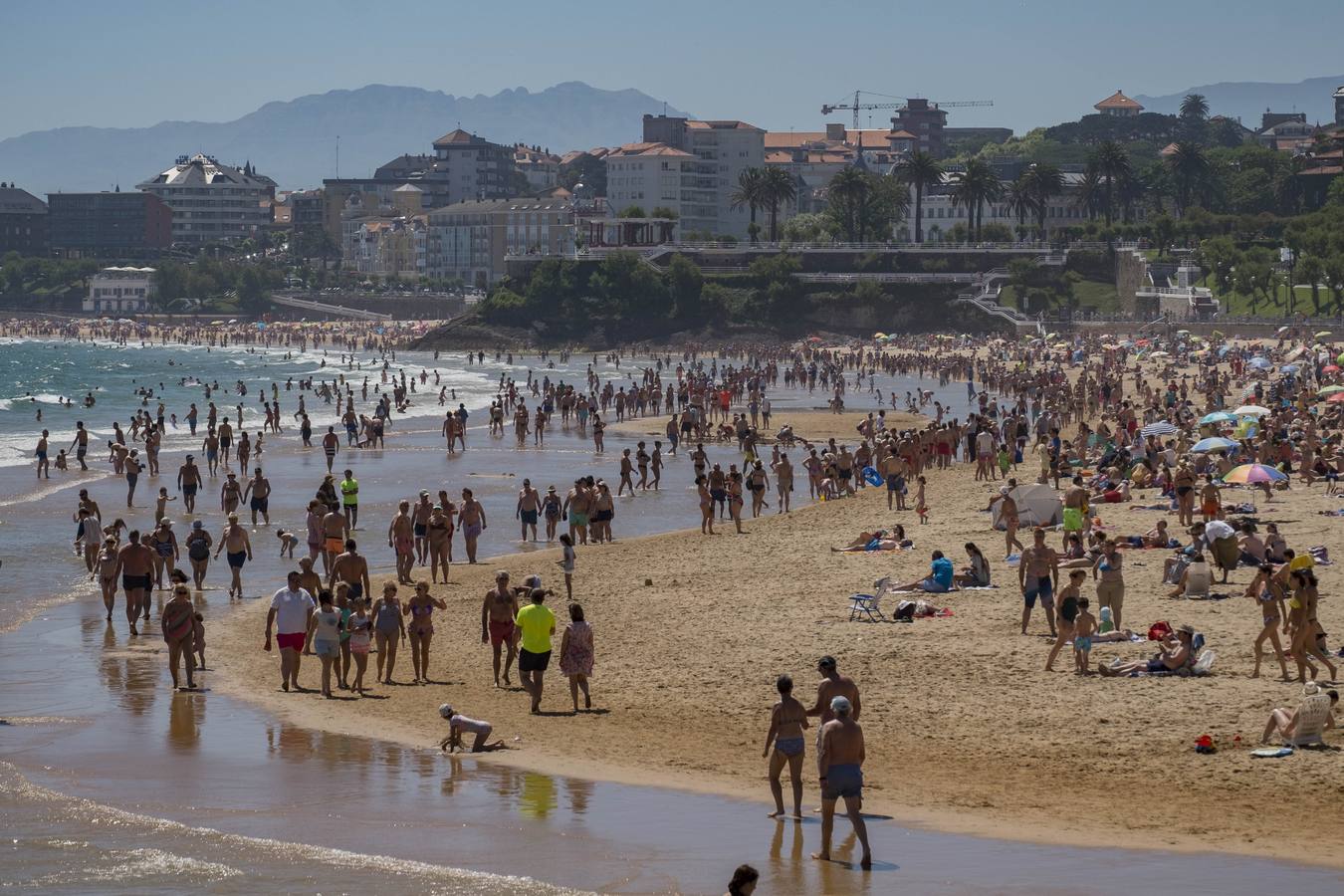 Playas de El Sardinero, llenas este domingo