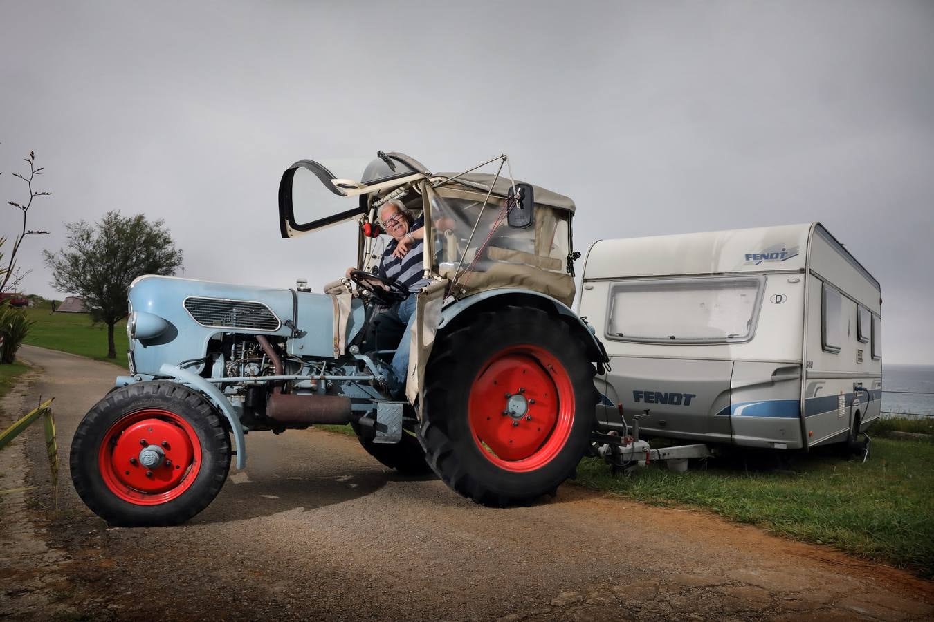 En tractor por media Europa