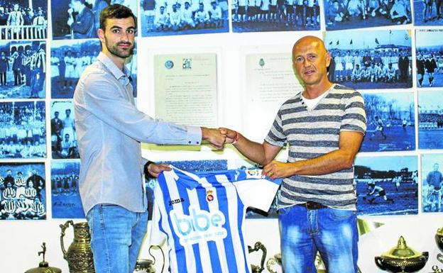 Carlos Cagigas, primer refuerzo blanquiazul