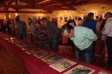 Camaleño alaba la trayectoria de Eusebio Bustamante con una exposición