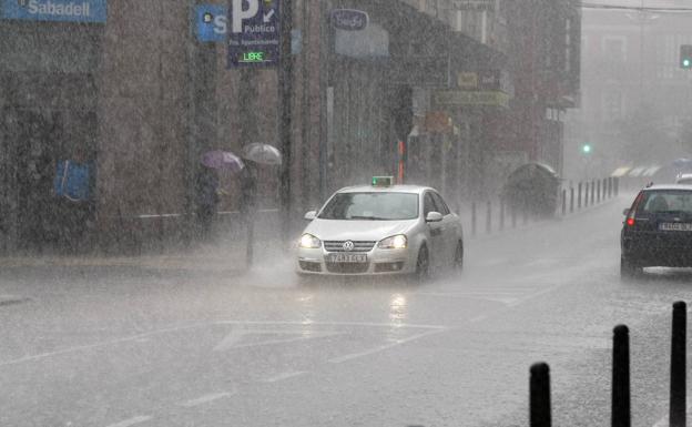 Toda Cantabria está en alerta por lluvias y tormentas