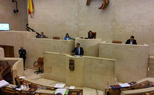 La comunidad educativa encantada con el calendario escolar, según el presidente