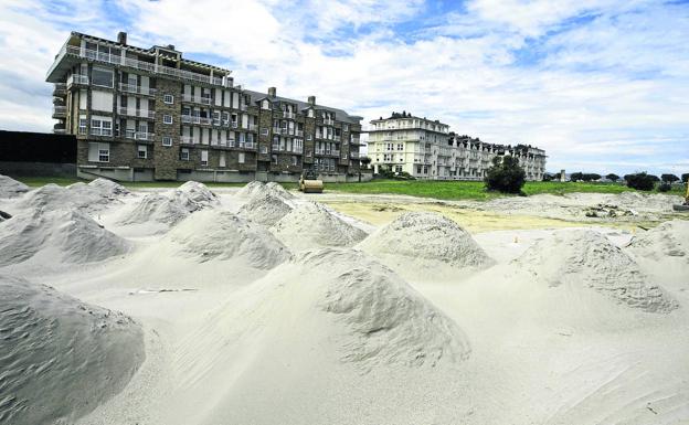 Camargo prepara en Raos su área para deportes de playa