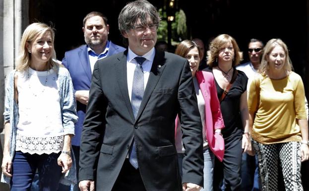 El Gobierno advierte por carta a los ayuntamientos catalanes de la ilegalidad del referéndum