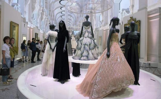 Dior, 70 años de alta costura