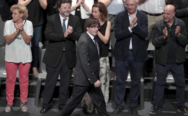 Puigemont pide «firmeza y compromiso» con el proceso al nuevo consejero de Cultura