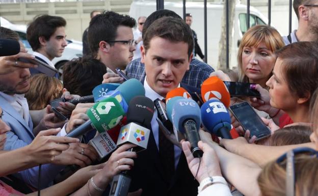 Rivera pide a Rajoy que no caiga en las provocaciones independentistas