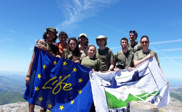 Universitarios de Ávila se empapan de medio ambiente en Cantabria