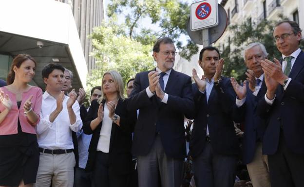 Rajoy reivindica la trascendencia del espíritu de Ermua en la lucha contra ETA