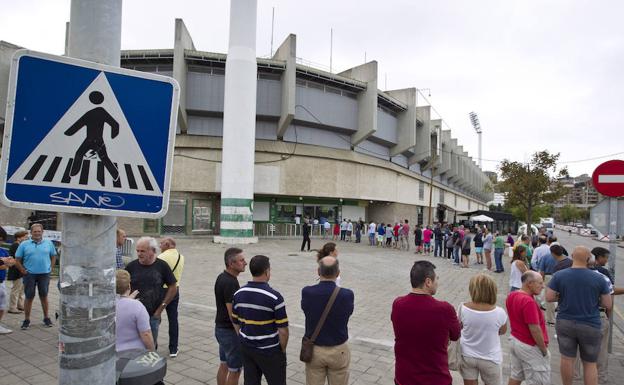En El Sardinero siempre hay colas