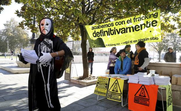 La asamblea 'antifracking' pide la anulación de los permisos caducados de Bezana y Bigüenzo