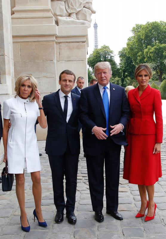 Trump avisa en París de que «algo podría pasar» respecto al acuerdo del clima