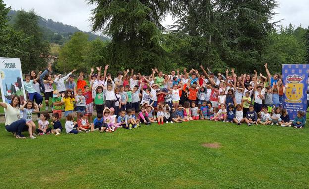 San Felices clausura el campamento de verano