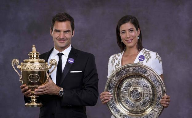 Federer 'brinda' por su octavo Wimbledon y se despierta con resaca