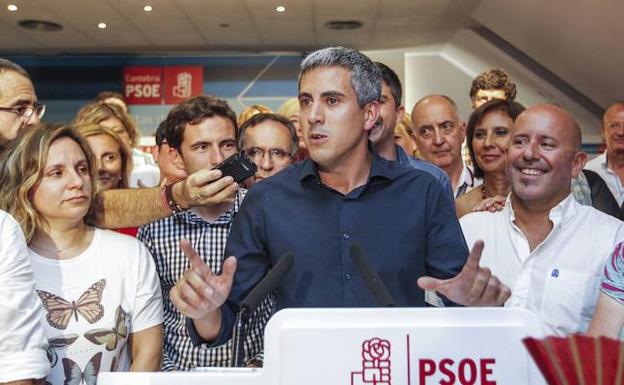 Zuloaga copia el documento político de Sánchez y lo echa atrás horas después