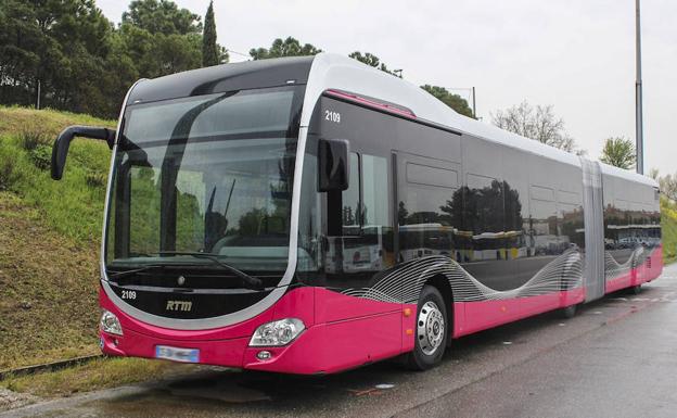 Los grandes autobuses del Metro-TUS siempre tendrán el semáforo en verde