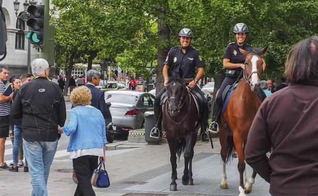 La Policía patrulla a caballo