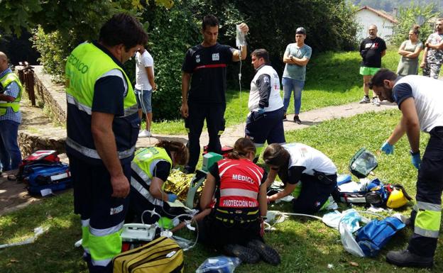 Una menor «muy grave» tras caer al río Pas en Puente Viesgo