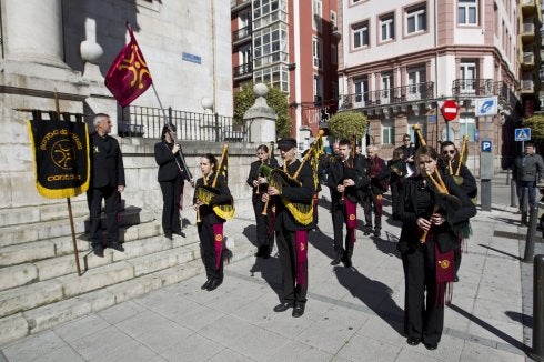 Desfile de cultura cántabra en la capital